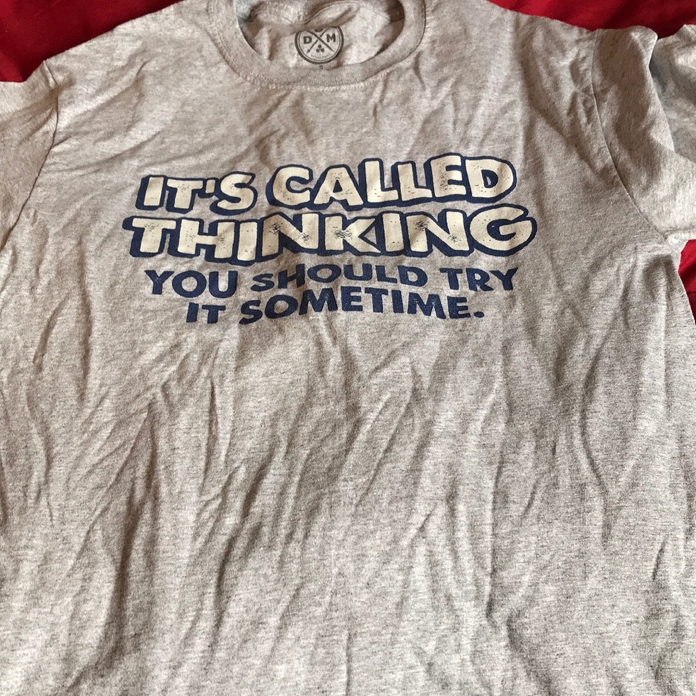 S graphic tee